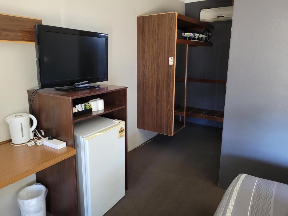 Palm And Pawn Motor Inn Wagga Wagga Eksteriør bilde