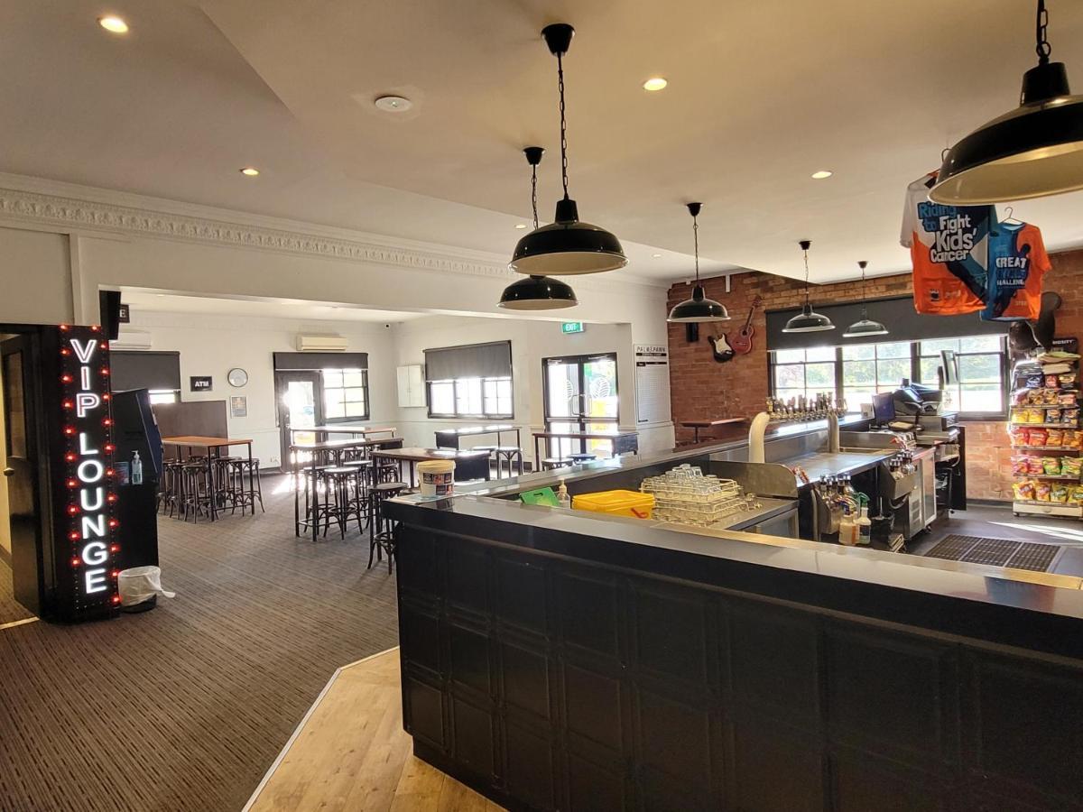 Palm And Pawn Motor Inn Wagga Wagga Eksteriør bilde